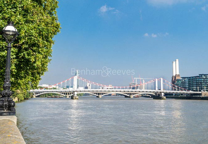 Nine Elms  area view