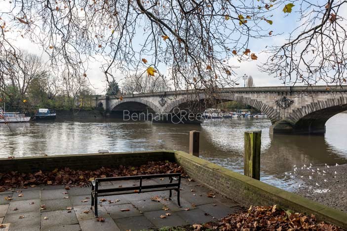 Kew Area Guide - Image 1