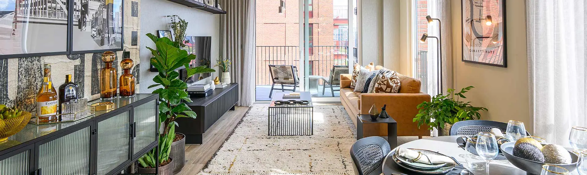 Banner 	Heron Wharf living room banner 7