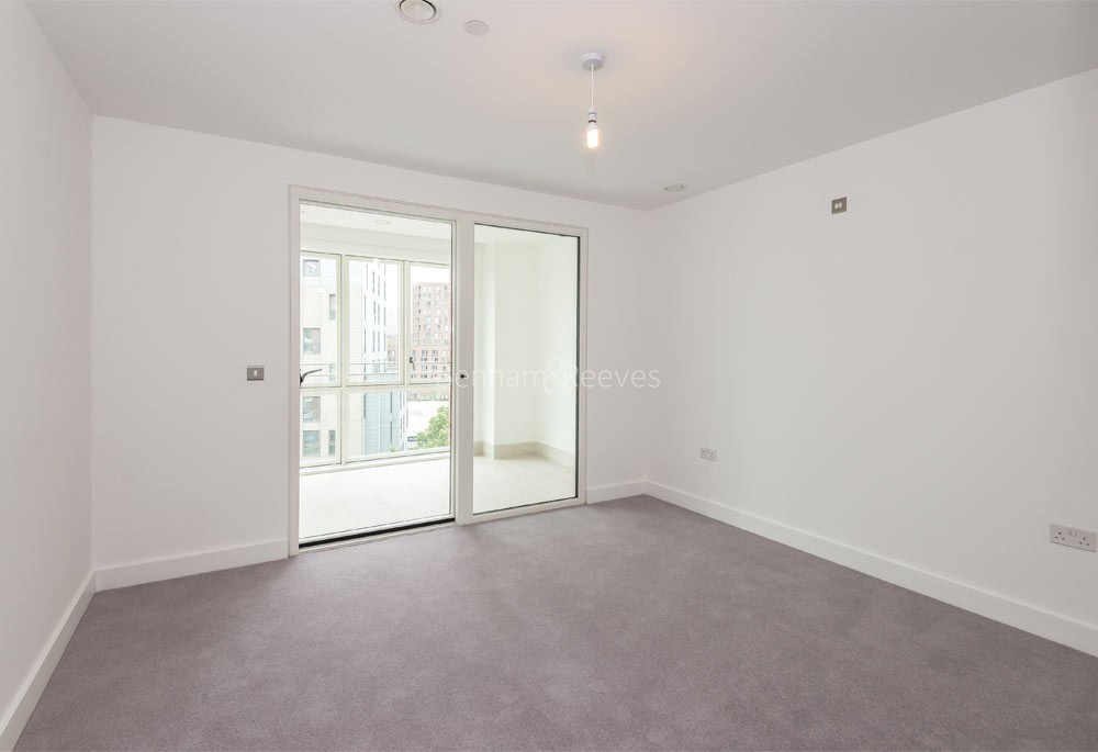 Blackwall Reach bedroom images 2