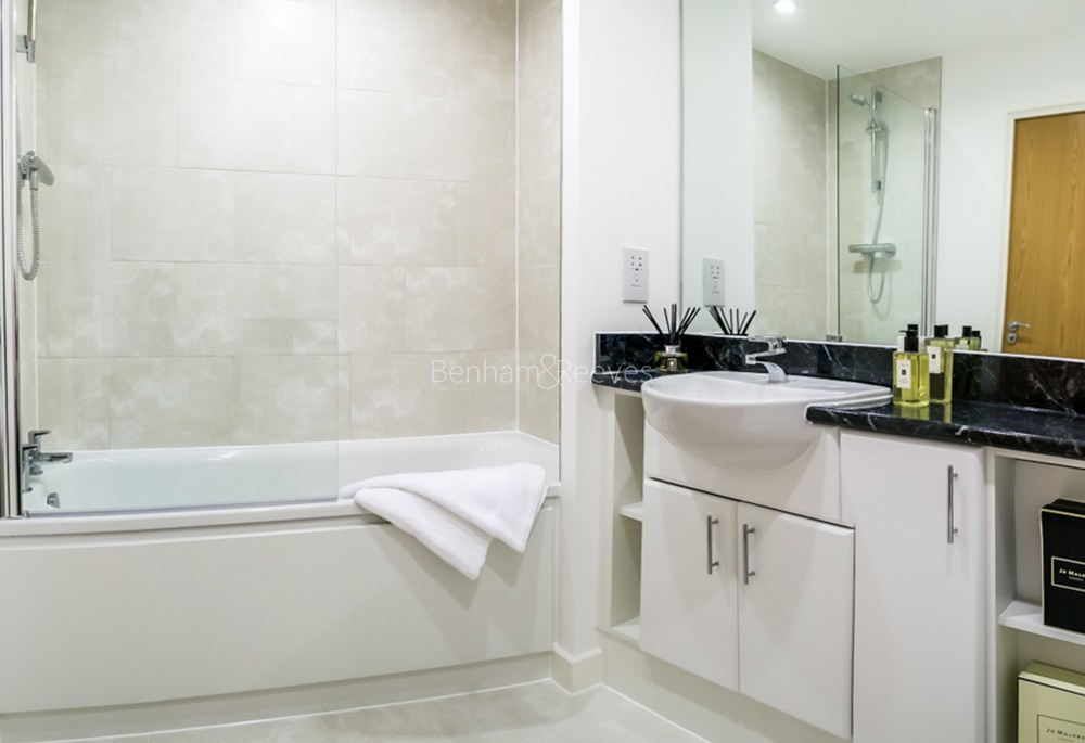 Renaissance bathroom images 1