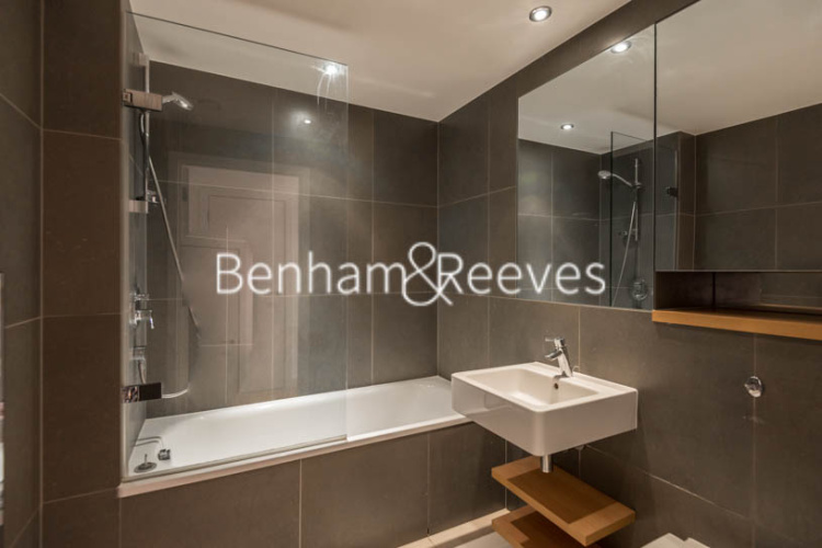 2 bedroom(s) flat to rent in Station Approach, Hayes, UB3, London