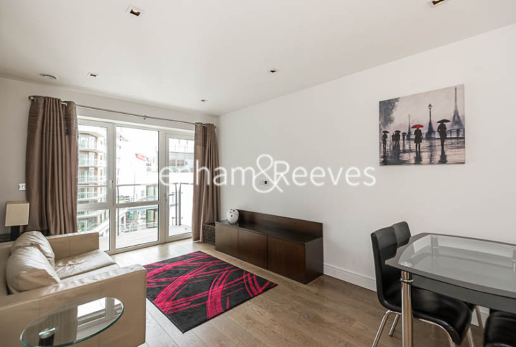 1 bedroom flat to rent in Dickens Yard, Ealing, W5-image 1