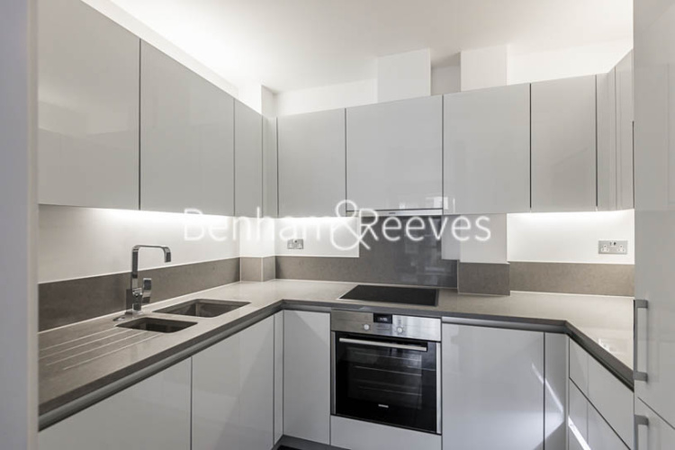 1 bedroom flat to rent in Dickens Yard, Ealing, W5-image 2