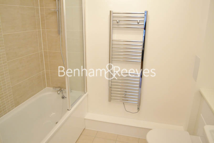 Studio flat to rent in Park Lodge Avenue, West Drayton, UB7-image 4