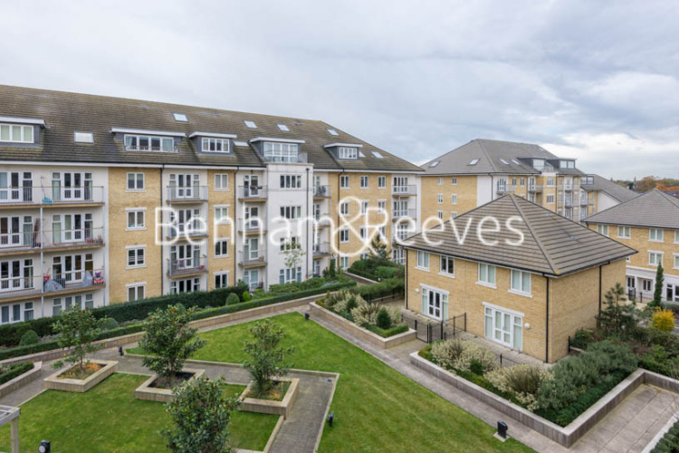 Studio flat to rent in Park Lodge Avenue, West Drayton, UB7-image 5