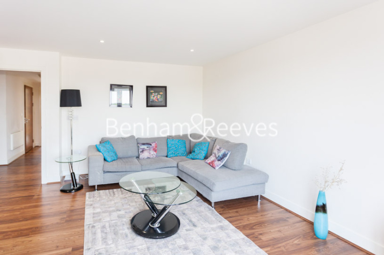 2  bedrooms flat to rent in Bromyard Avenue, Acton, W3-image 1