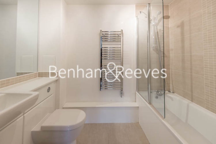 1  bedroom flat to rent in Park Lodge Avenue, West Drayton, UB7-image 4