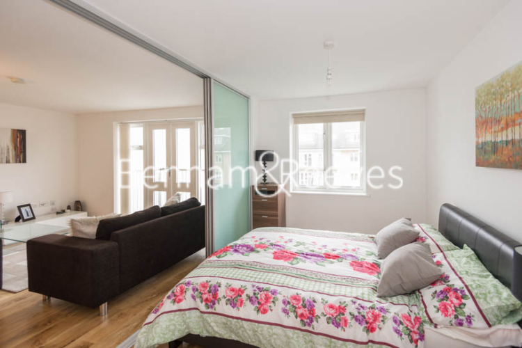 1  bedroom flat to rent in Park Lodge Avenue, West Drayton, UB7-image 7