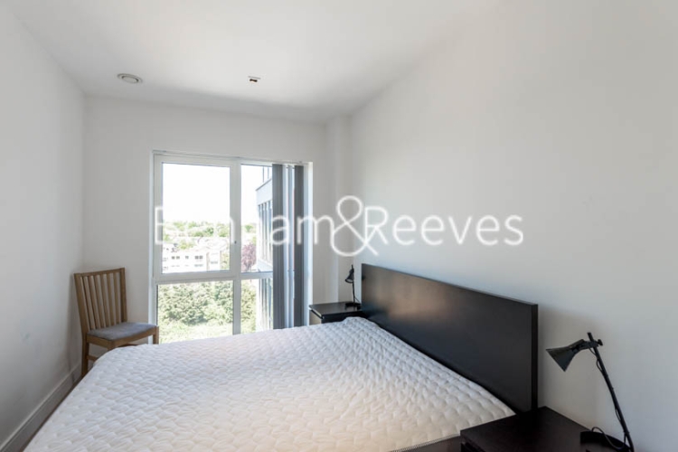2 bedroom(s) flat to rent in Longfield Avenue, Ealing, W5-image 3