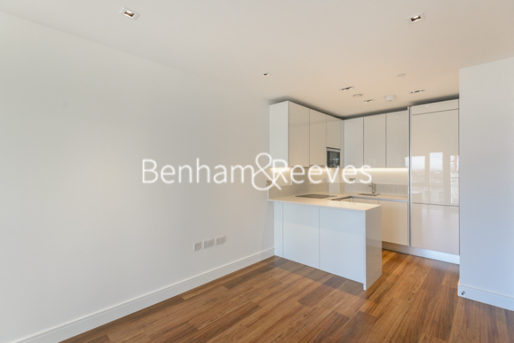 Studio flat to rent in Dickens Yard, Ealing, W5-image 3