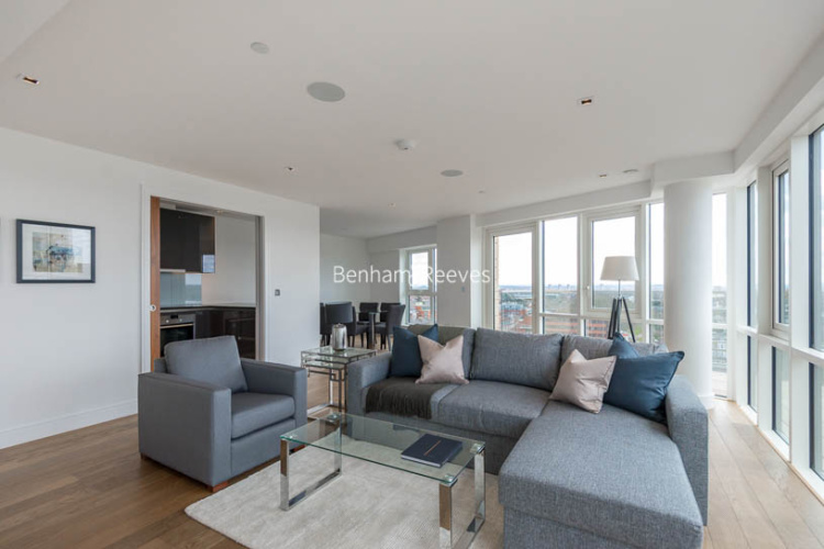 3  bedrooms flat to rent in Dickens Yard, Ealing, W5-image 1