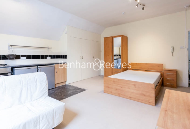 Studio flat to rent in Madeley Road, Ealing, W5-image 1