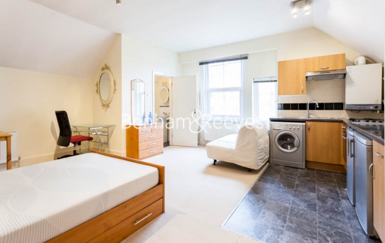 Studio flat to rent in Madeley Road, Ealing, W5-image 3