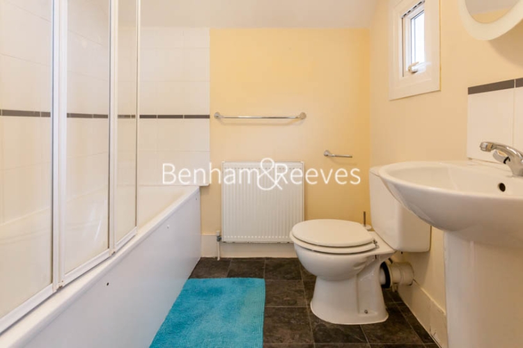 Studio flat to rent in Madeley Road, Ealing, W5-image 4