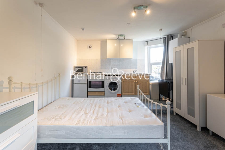 Studio flat to rent in Madeley Road, Ealing, W5-image 5