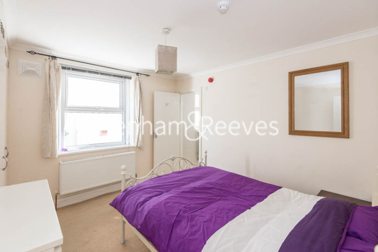 1  bedroom flat to rent in Madeley Road, Ealing, W5-image 3