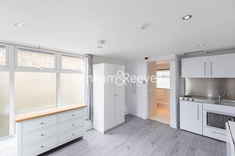 Studio flat to rent in Madeley Road, Ealing, W5-image 2