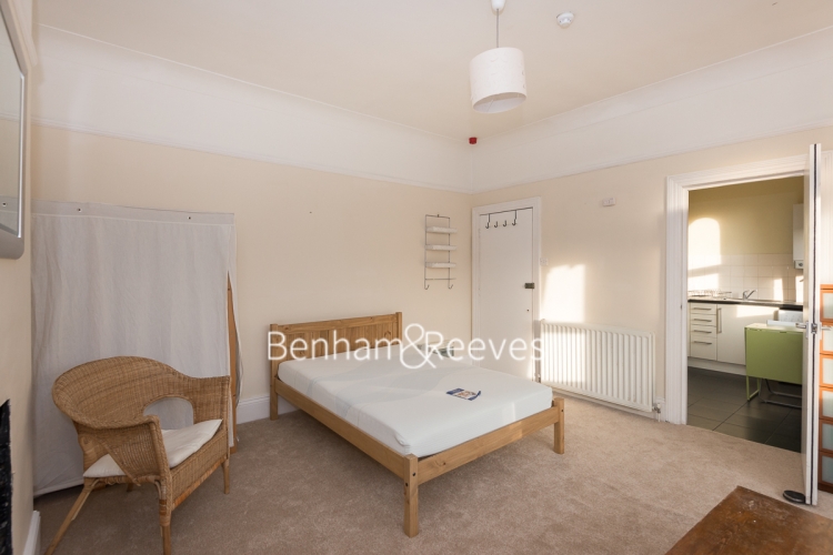 Studio flat to rent in Madeley Road, Ealling, W5-image 3