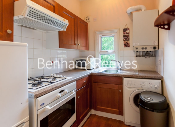 1 bedroom flat to rent in Madeley Road, Ealing, W5-image 2