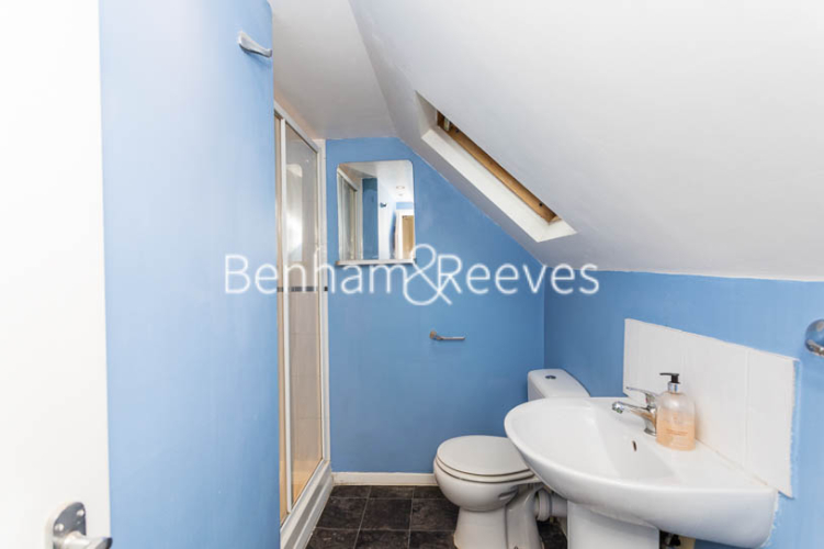 Studio flat to rent in Madeley Road, Ealing, W5-image 3