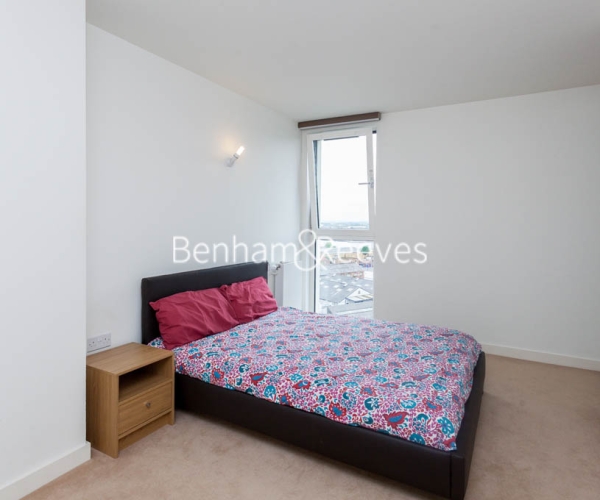 2 bedrooms flat to rent in Station Approach, Hayes, UB3-image 3