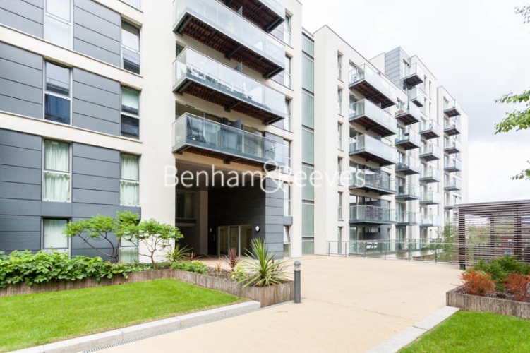 2 bedrooms flat to rent in Station Approach, Hayes, UB3-image 5