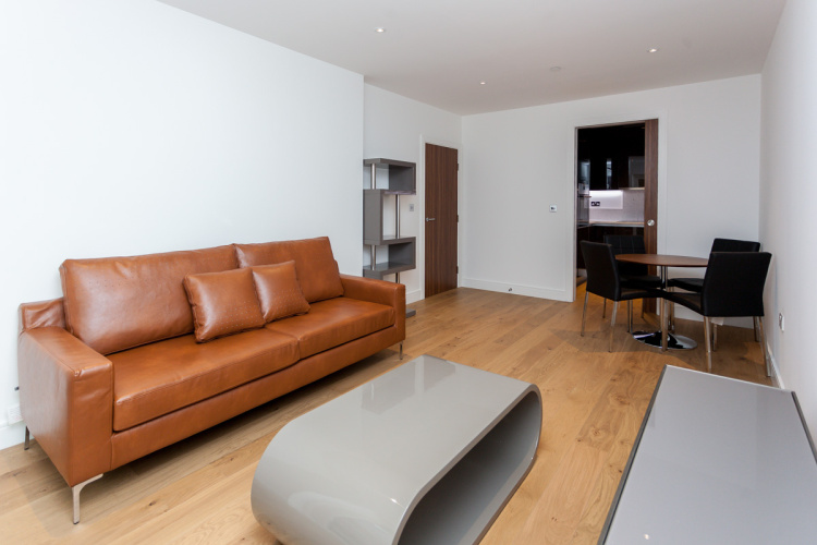 2  bedrooms flat to rent in Longfield Avenue, Ealing, W5-image 1