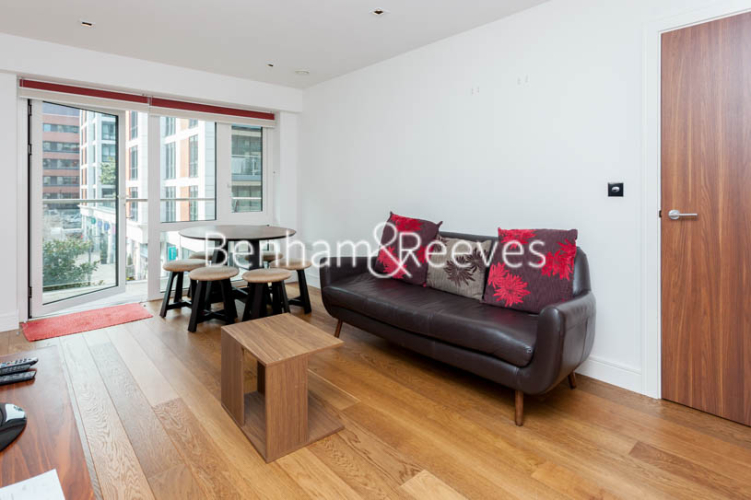 2 bedrooms flat to rent in Dickens Yard, Ealing, W5-image 1