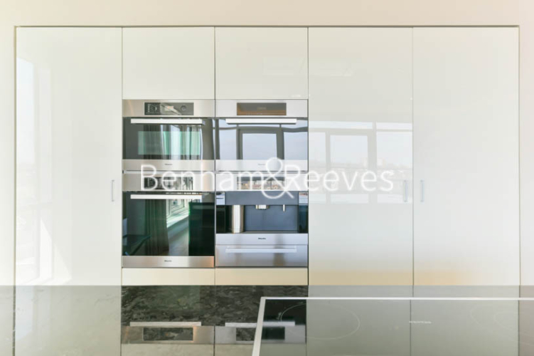 3  bedrooms flat to rent in Longfield Avenue, Ealing, W5-image 2