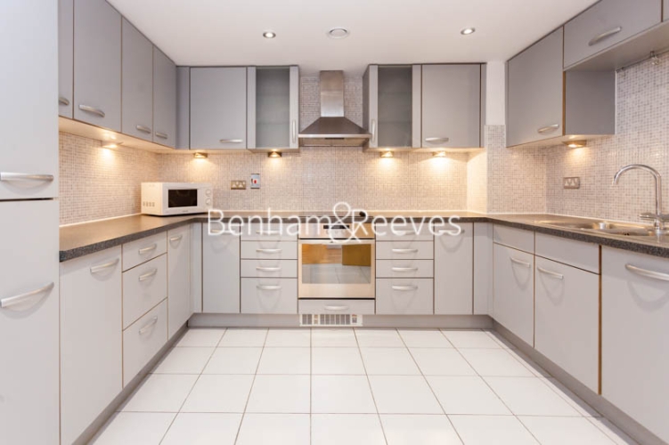 3 bedrooms flat to rent in Heathcroft, Ealing, W5-image 2