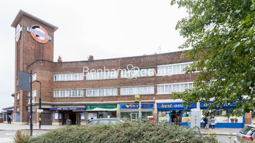 3  bedrooms flat to rent in Heathcroft, Ealing, W5-image 5