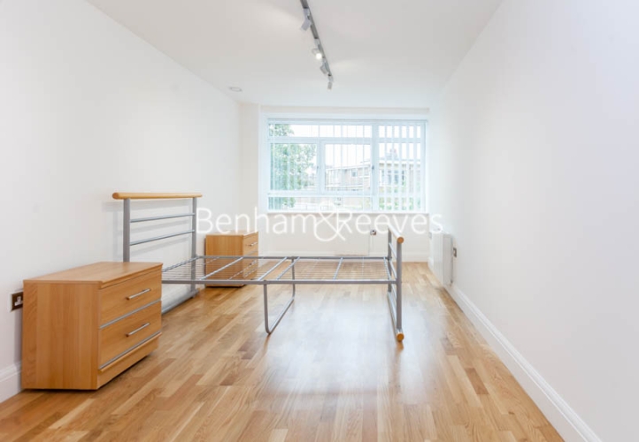 3 bedrooms flat to rent in Heathcroft, Ealing, W5-image 12