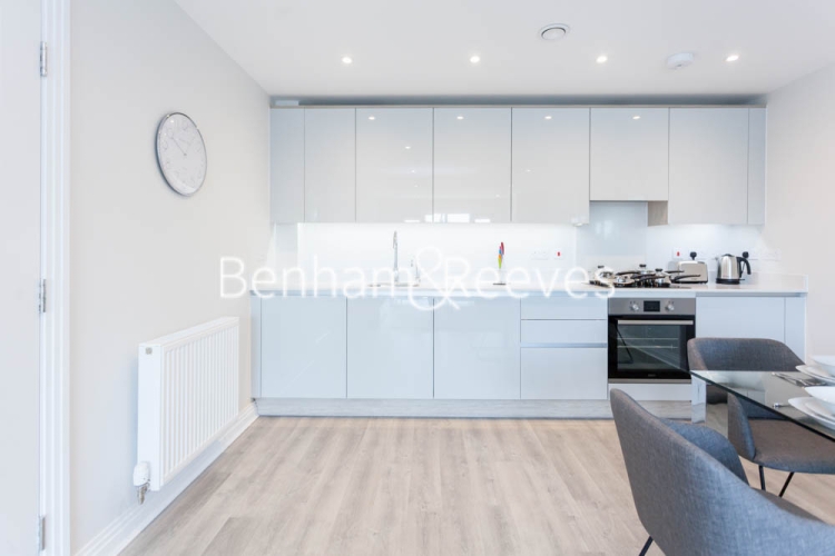 1  bedroom flat to rent in Waterloo Road, Uxbridge, UB8-image 2