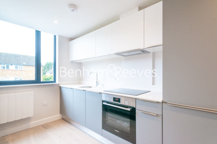 1 bedroom flat to rent in Field End Road, Ruislip, HA4-image 2