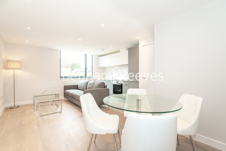 1 bedroom flat to rent in Field End Road, Ruislip, HA4-image 3