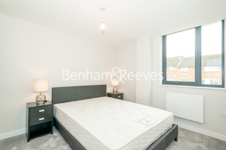 1  bedroom flat to rent in Field End Road, Ruislip, HA4-image 4
