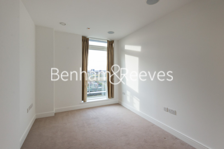 3 bedrooms flat to rent in Longfield Avenue, Ealing, W5-image 3