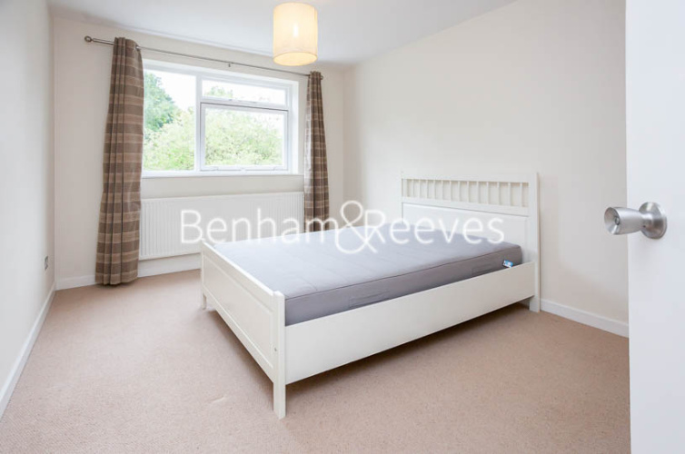 2  bedrooms flat to rent in Mount Park Road, Ealing, W5-image 3
