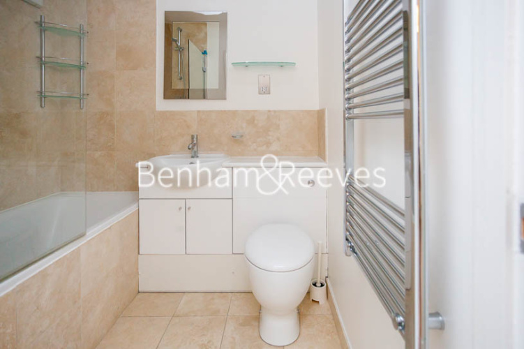2  bedrooms flat to rent in Mount Park Road, Ealing, W5-image 4