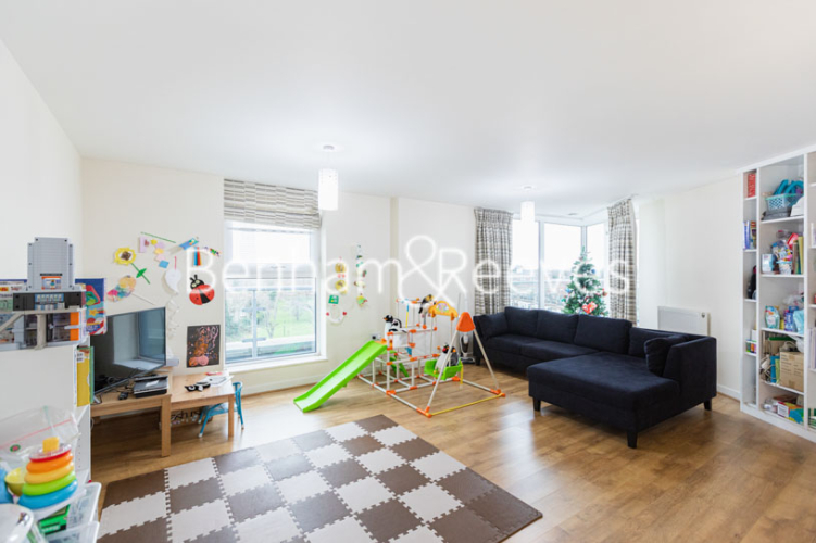 2 bedrooms flat to rent in Granville Gardens, Ealing Common, W5-image 1