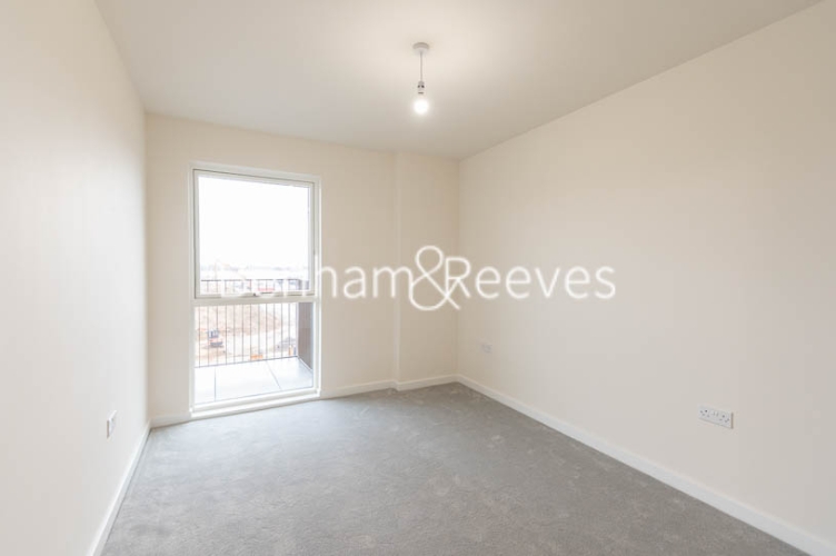 2  bedrooms flat to rent in Hargrave Drive, Harrow, HA1-image 3