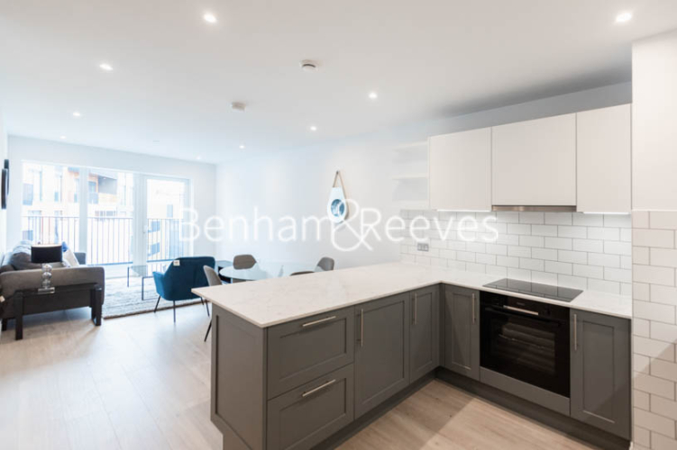 2  bedrooms flat to rent in Filmworks Walk, Ealing, W5-image 2