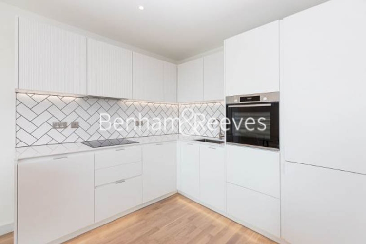 2 bedrooms flat to rent in Accolade Avenue, Southall, UB1-image 2