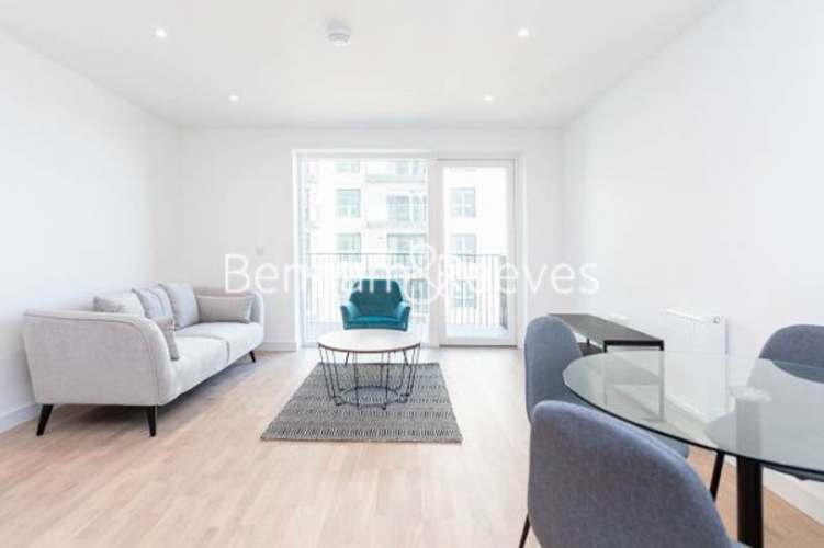 1 bedroom flat to rent in Greenleaf Walk, Southall, UB1-image 3