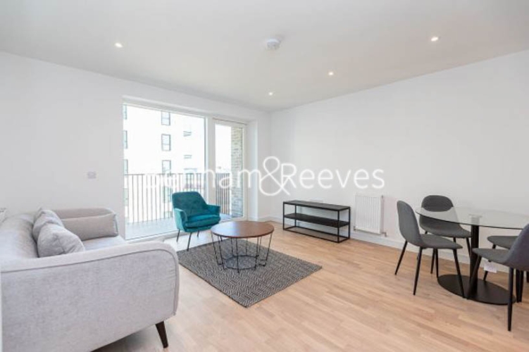 1 bedroom flat to rent in Greenleaf Walk, Southall, UB1-image 7