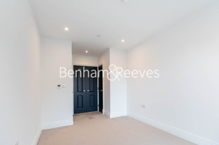 1  bedroom flat to rent in Filmworks Walk, Ealing, W5-image 8
