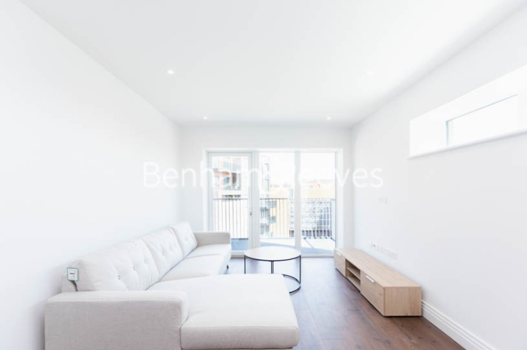 2  bedrooms flat to rent in Filmworks Walk, Ealing, W5-image 1