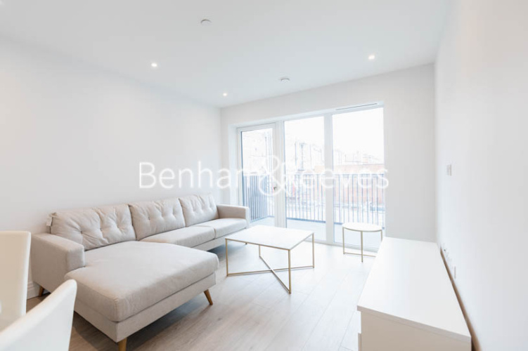 1  bedroom flat to rent in Filmworks Walk, Ealing, W5-image 1