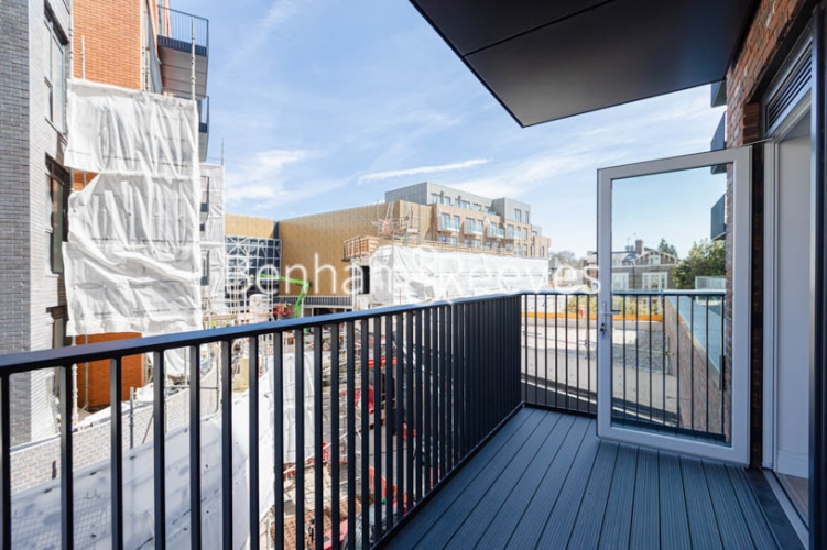 2  bedrooms flat to rent in Filmworks Walk, Ealing, W5-image 12